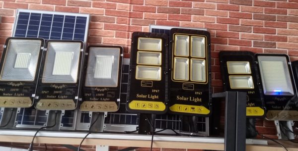 Đèn led năng lượng mặt trời dạng bàn chải DSY 3