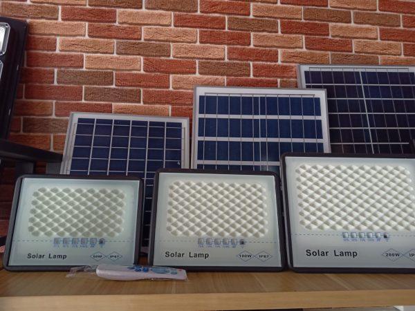 Đèn led năng lượng mặt trời nhôm đúc dạng từng ô DSY 3