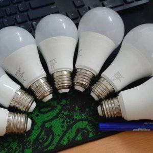 Đèn Led Bulb Ánh Sáng Trắng - Vàng Dsya70-15w 40