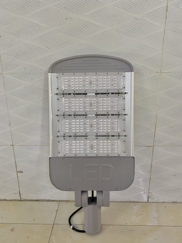z5657476342286_6dc4b9cb1619c73370dc46d043733820 Đèn Đường Điện Gy-100w Cảm Biến Sáng Tối Dsygy-100w-220v 3