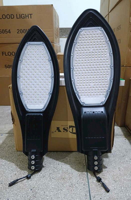 IMG_20260317_082834 Đèn Đường Năng Lượng Chiếc Lá 500w Nhôm Đúc Dsybjnl-500w 3